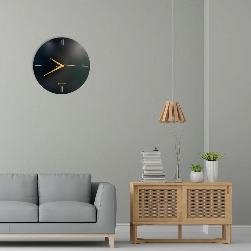 Round Dial Wooden Wall Clock