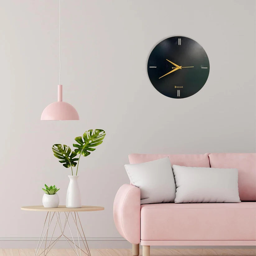 Round Dial Wooden Wall Clock