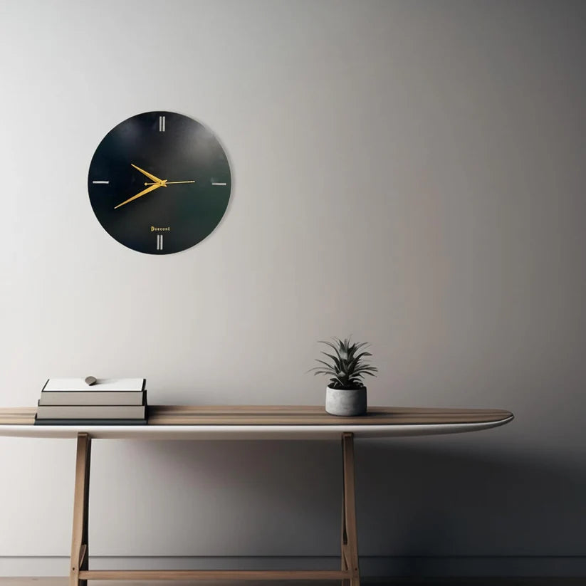 Round Dial Wooden Wall Clock